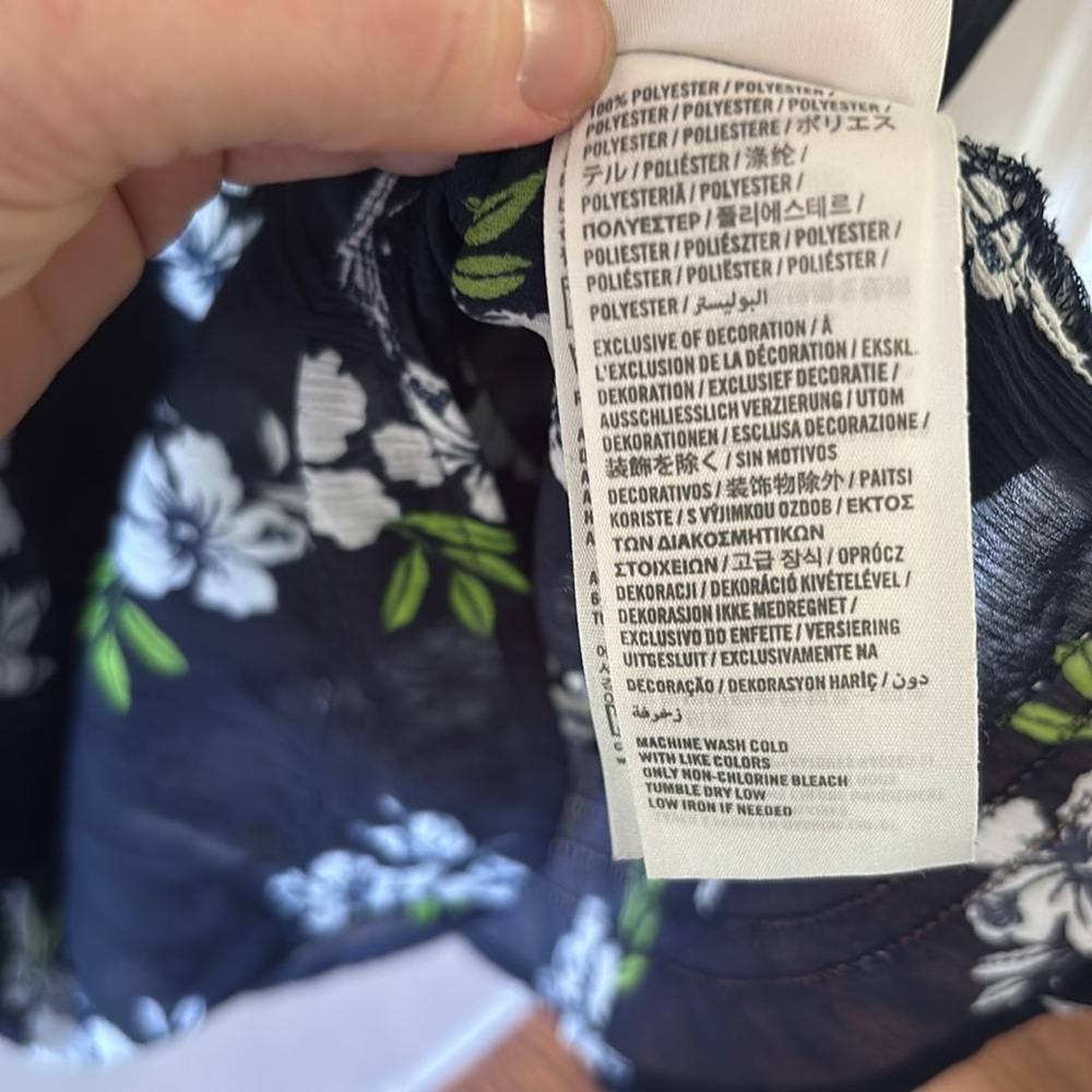Hollister Sheer Floral Cap Sleeve Top, Size Medium - Picture 7 of 7